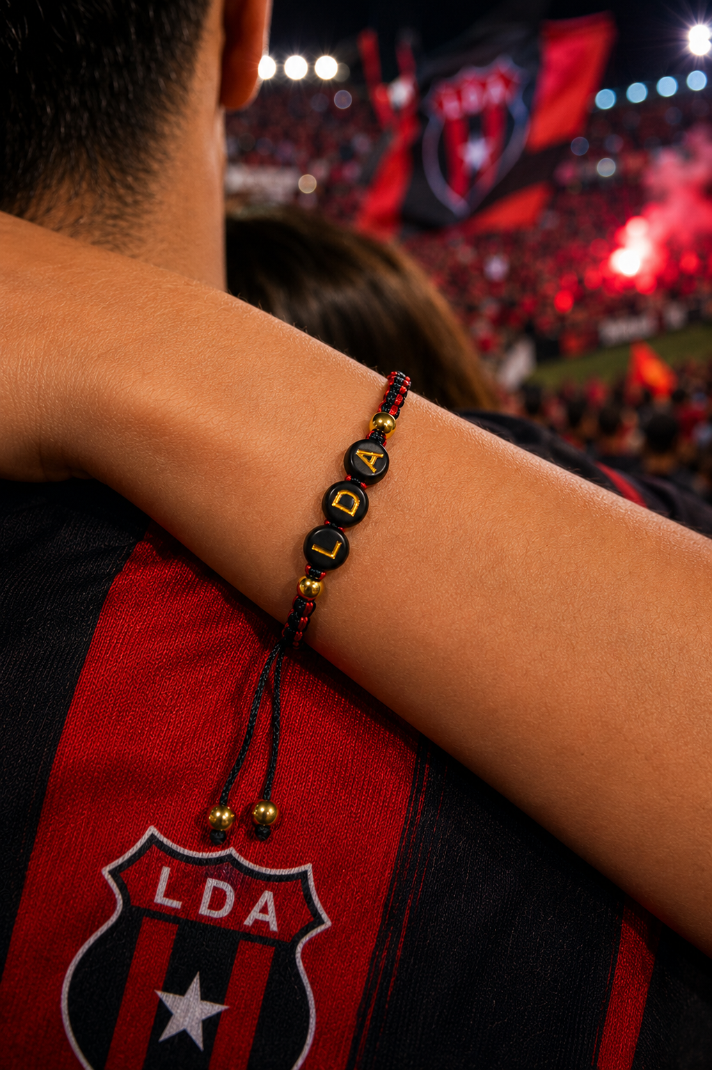 Pulsera LDA en macramé rojo y negro